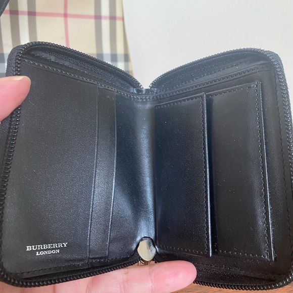 Authentic Burberry Tote and Wallet - Picture 4 of 6